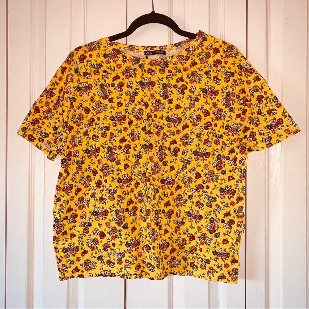 NWT Yellow Floral Zara T-Shirt!